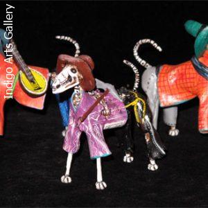 Perros Muertos (skeleton dogs)