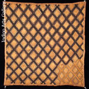 Shoowa "Velvet" Raffia Panel