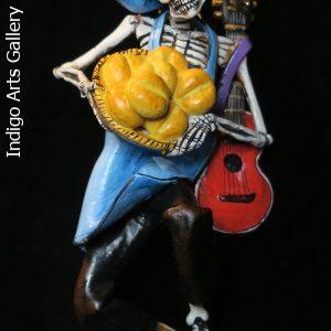 Calavera baker - Retablo figure