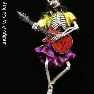 Calavera Rocker - retablo sculpture