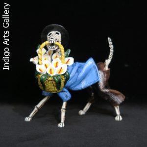 Calavera Flower dog - retablo figure