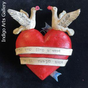 "Te Amo como a Nadie en el Mundo Amor" - Retablo Heart Ornament