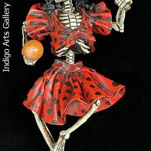 Calavera con Bolitas (skeleton with polka-dots) - retablo sculpture